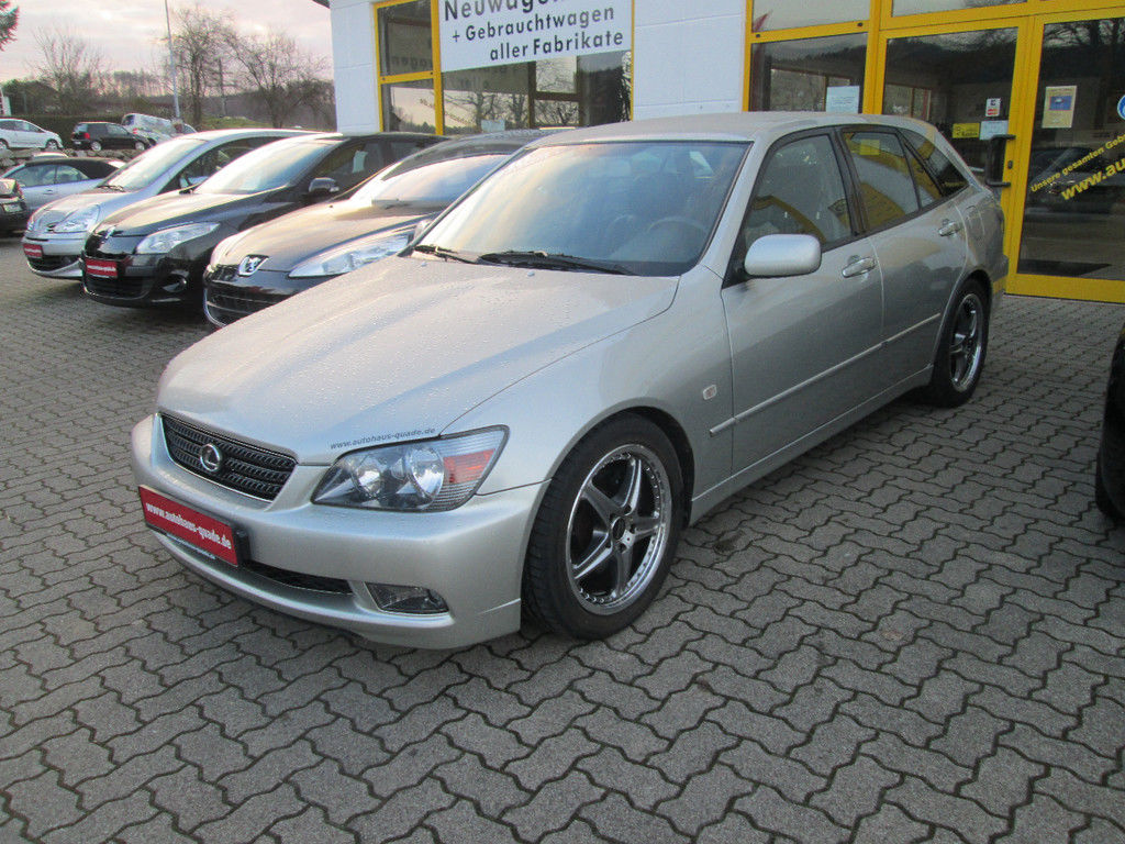 Left hand drive LEXUS IS 200 2.0 SPORTCROSS